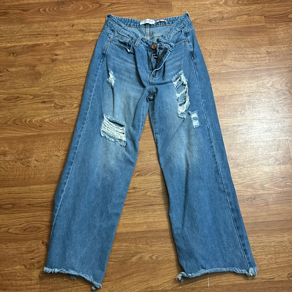 Women’s raw hem jeans